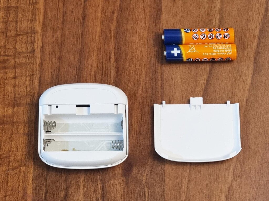 Tuya Presence Sensor LKTM-ZL02ZX Batteries