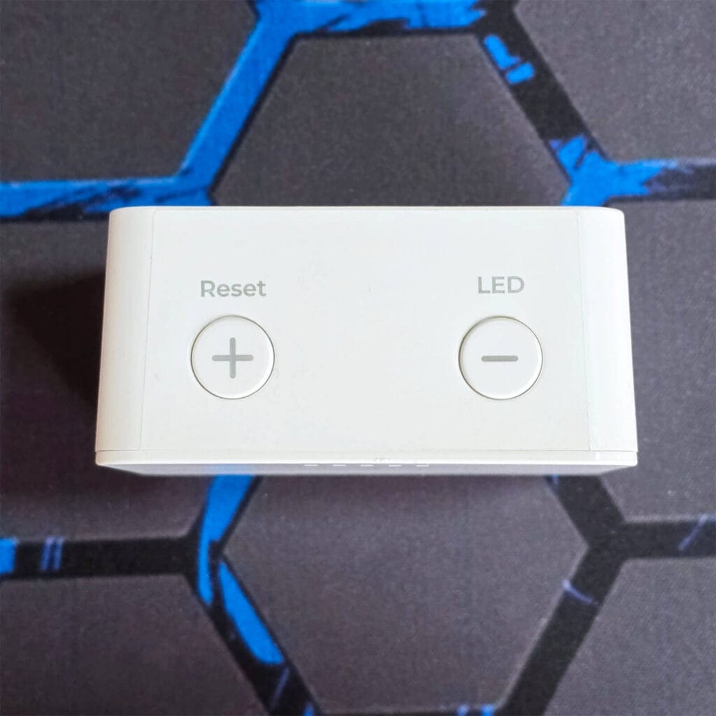 ThirdReality Smart Motion Sensor R1 Review by SmartHomeScene: Case Top View (Buttons)
